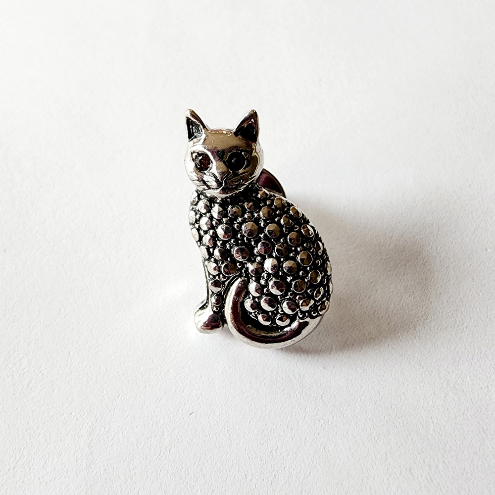 Marcasite Cat Pin 1989 Avon